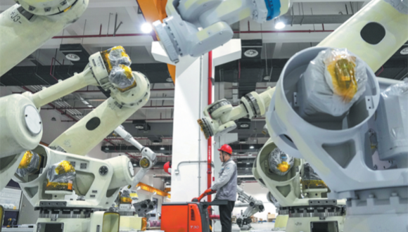Comment les « trois nouveaux produits phares » chinois dopent le fret aérien                    Une nouvelle vague d'exportations à forte valeur ajoutée et sensibles aux délais de livraison offre au secteur chinois du fret aérien un nouveau moteur de croissance, alors que les « trois nouveaux produits phares » du pays continuent de gagner du terrain sur les marchés étrangers.