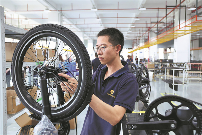 Les e-bikes chinois redéfinissent la mobilité urbaine mondiale